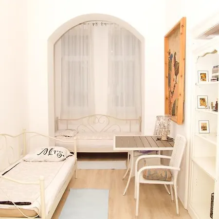 Dreams Apartment & Rooms *